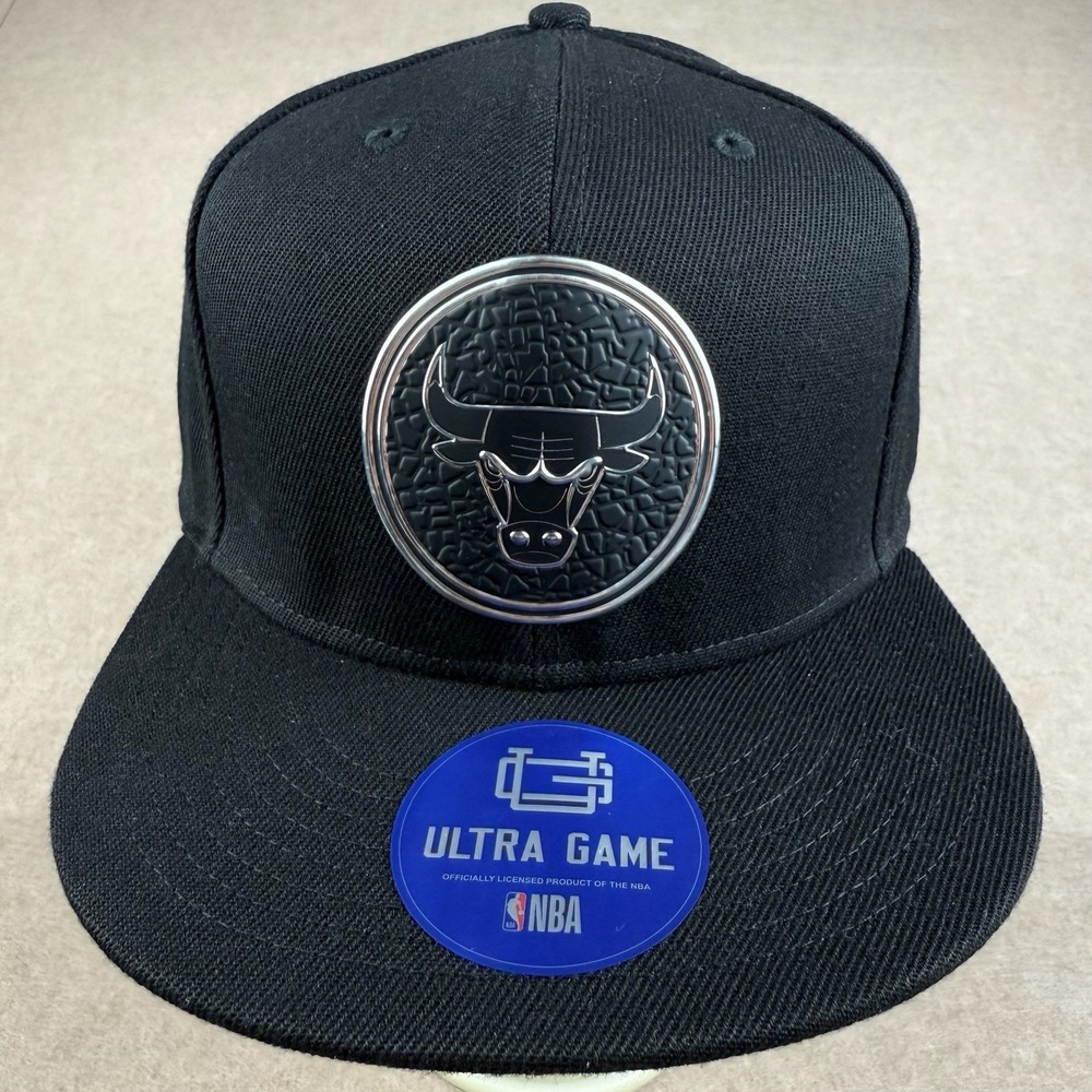 Chicago Bulls Snapback Hat Ultra Game NBA Black OSFM Adjustable Metal Logo‎ Cap